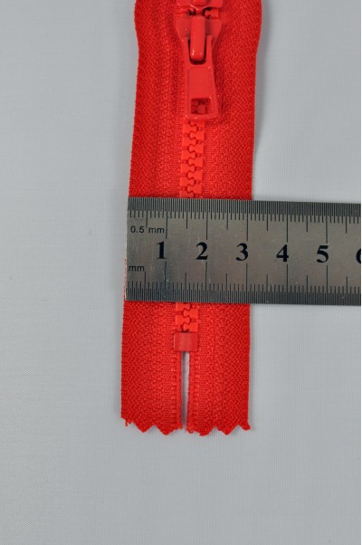 ZIP010  2號拉鏈 雙頭上下拉拉鏈  紅色雙頭樹脂膠牙拉鏈 密尾拉鏈  不設單獨拉鍊訂購 正面照